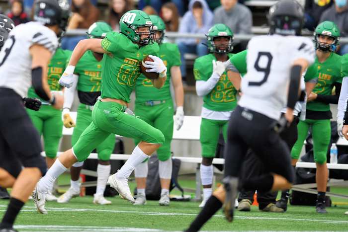 Tualatin.West-Linn.6A-football-semifinal.Leon-Neuschwander.58